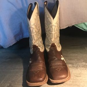 Tony Lamas only worn a few times! Size: 7 1/2.